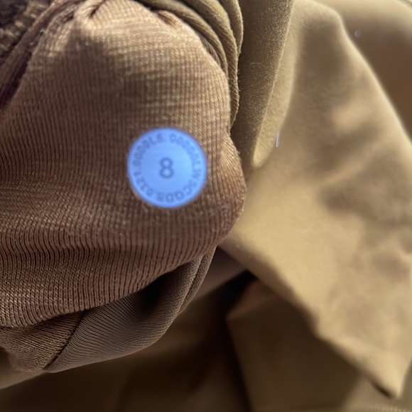 Lululemon 25 inch Wunder Train in Gold Spice, Size 8 - Picture 4 of 4